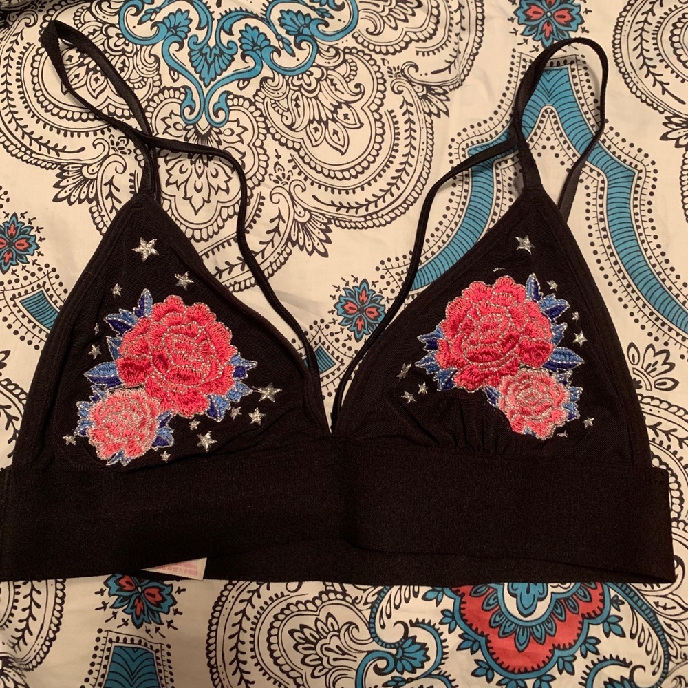 VS floral brallete